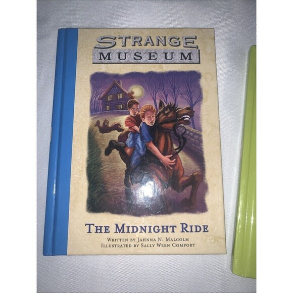 Strange Museum Book Series #1-3 in Slipcase Hooked on Phonics Master Reader Lot - Picture 4 of 8